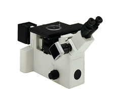 図9 倒立型顕微鏡（金属顕微鏡）