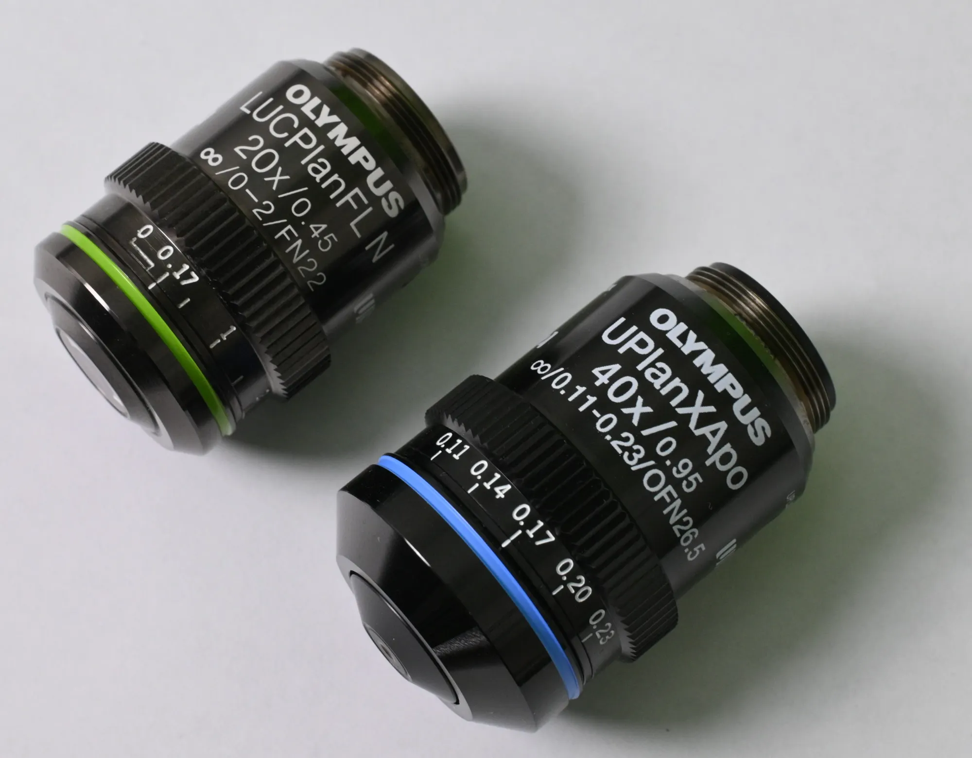 LUCPLFLN (left) and UPLXAPO (right) series objective lenses
