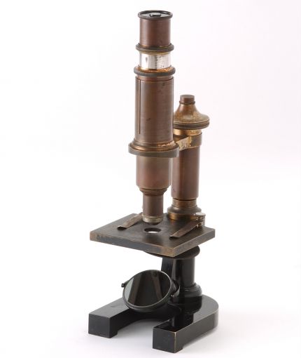 奥林巴斯的首款产品，“旭号”显微镜