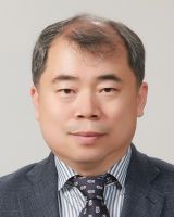 Dr. Jung Weon Lee is a professor at the Department of Pharmacy, College of Pharmacy, Seoul National University (SNU), Republic of Korea. He earned a PhD in pharmacology at the University of North Carolina at Chapel Hill in 2000.