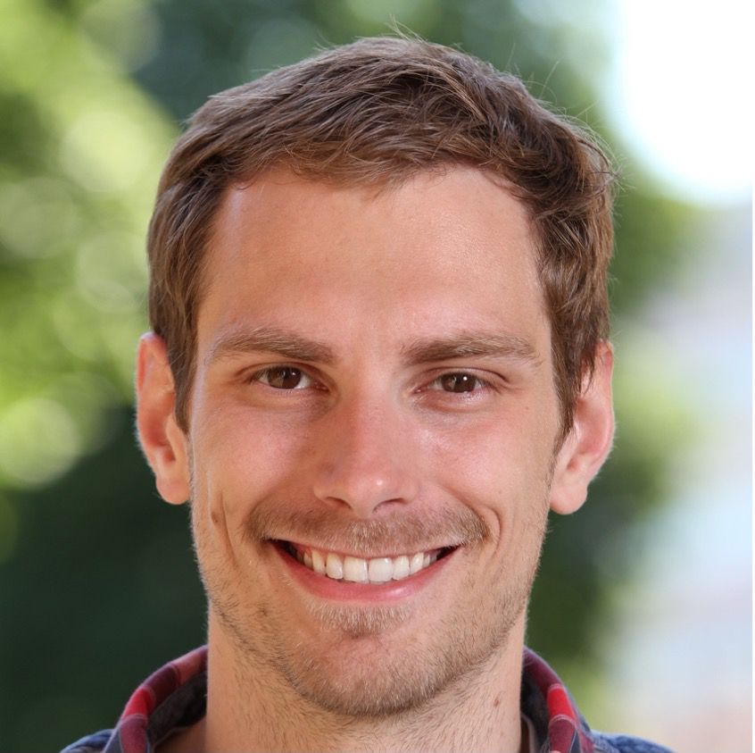 Marko Pende began looking through the lens of the microscope at age 10. Today, he specializes in both underwater photography and microscopic imaging.